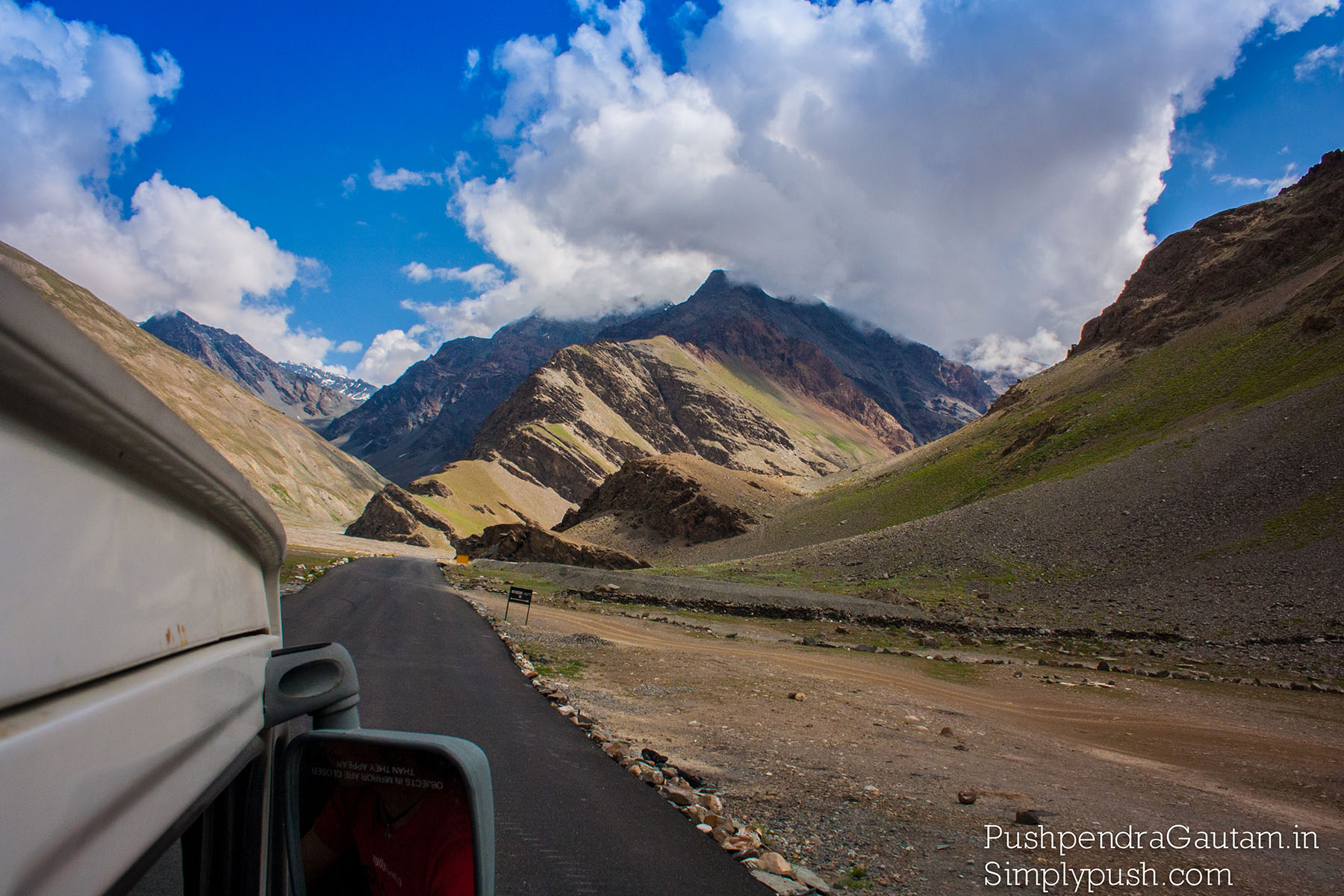 Leh-manali-road-trip-pics-manali-leh-route-plan-how-to-plan-a-trip-to-leh-manali-highway-on-bike-pushpendragautam-pics-event-photographer-india